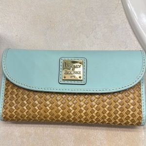 Women's Large Dooney & Bourke Trifold Wallet